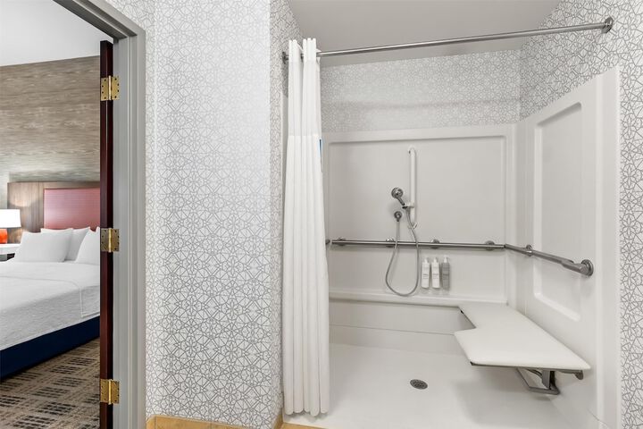 Hampton Inn & Suites Grove City