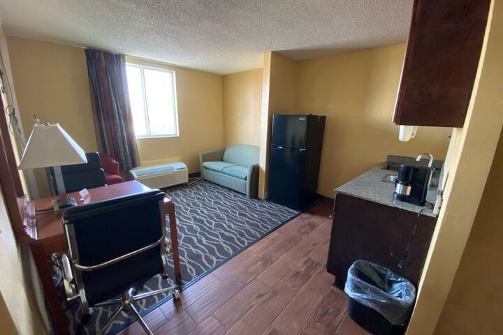 Room 4 of 19