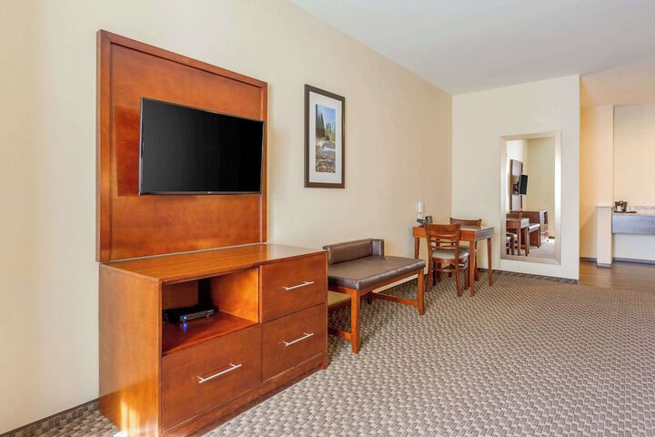 Comfort Suites Burlington near I-5