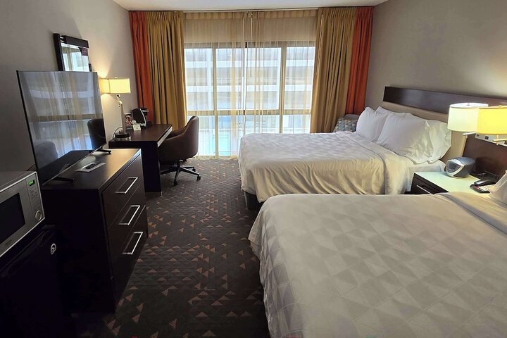 Room 6 of 17