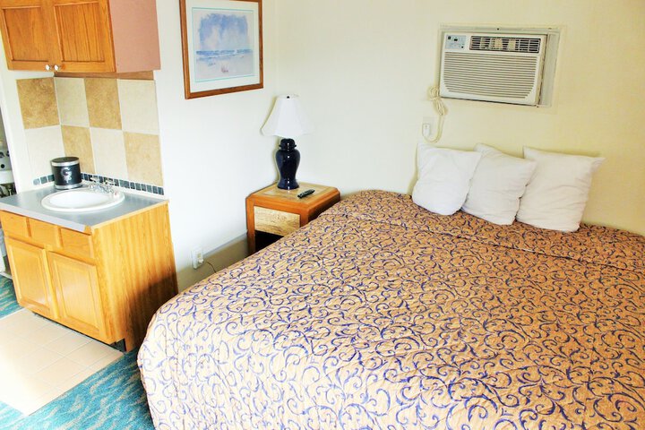 Room 6 of 13