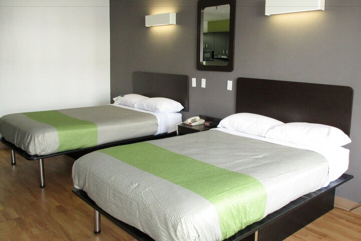 Room 26 of 33