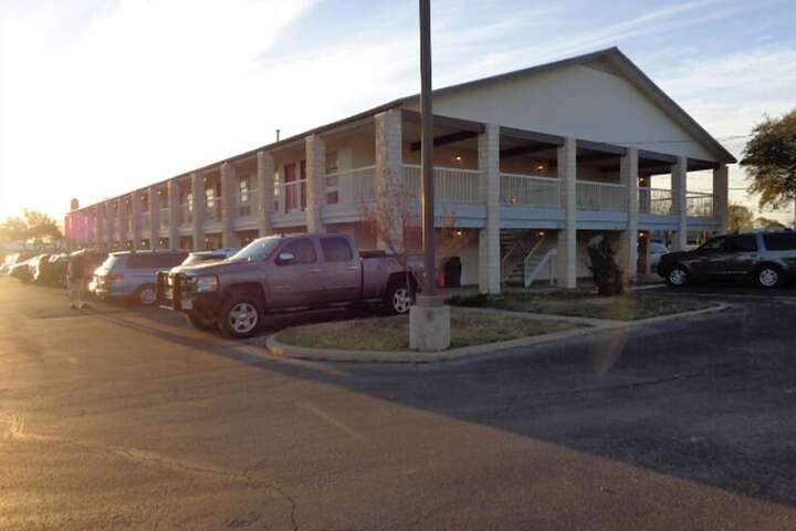 Windcrest Inn and Suites