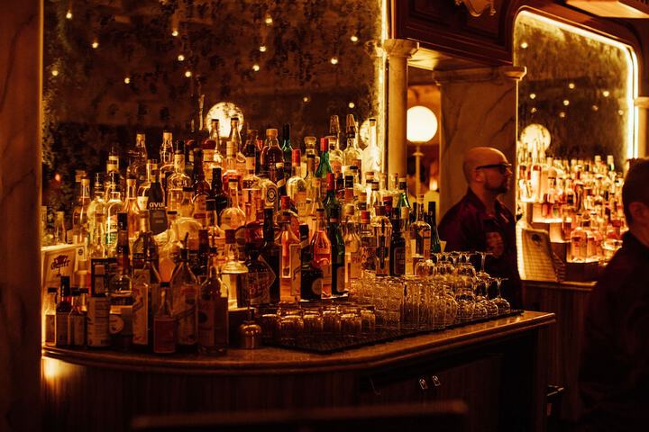 Lafayette Hotel & Club