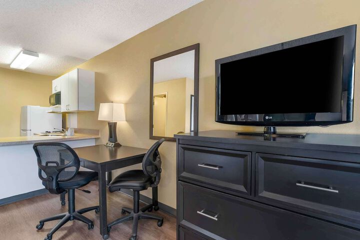 Room 14 of 28