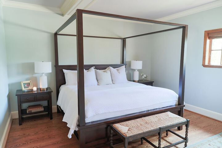 Room 20 of 176