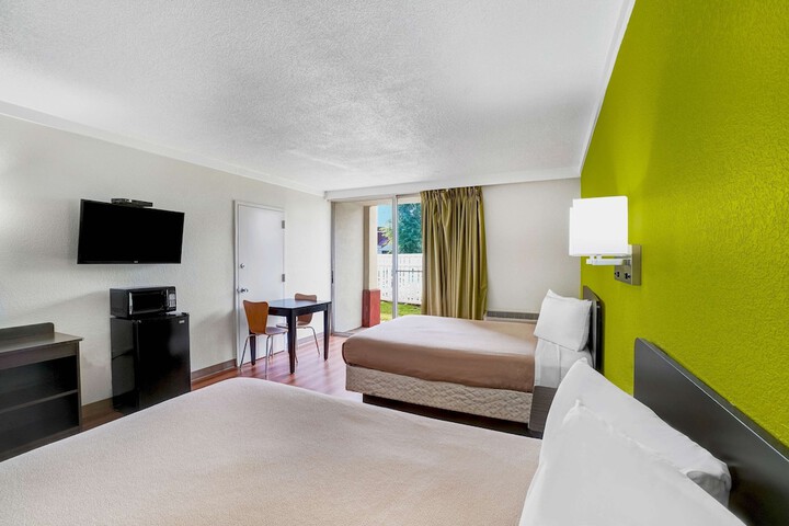 Room 9 of 30