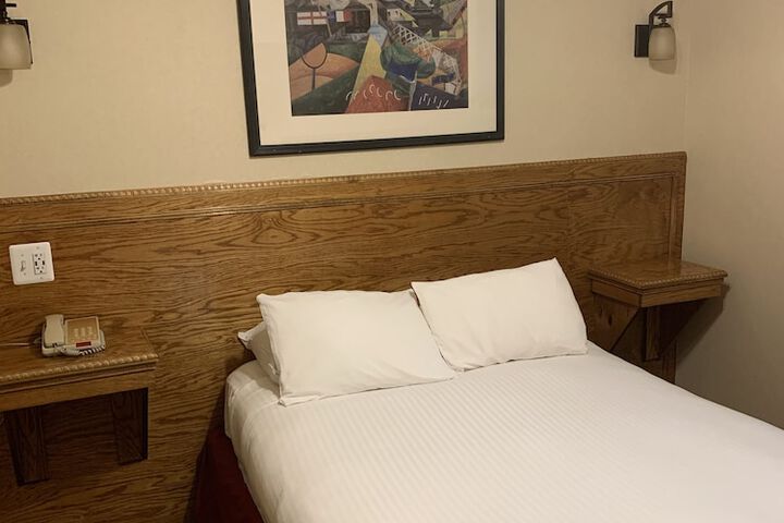 Room 16 of 21