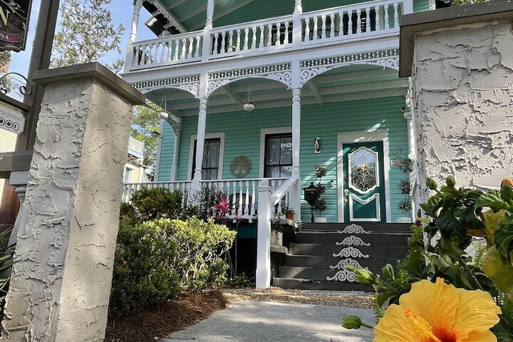 Peace & Plenty Inn Bed & Breakfast