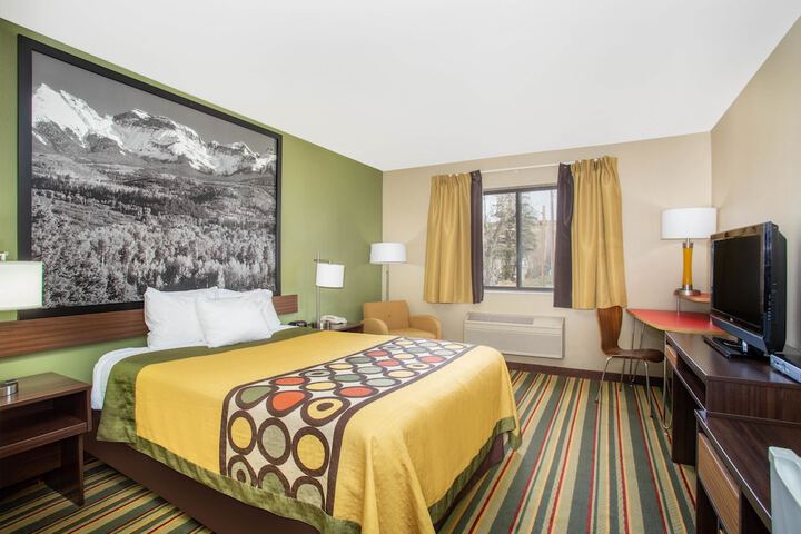 Room 12 of 21