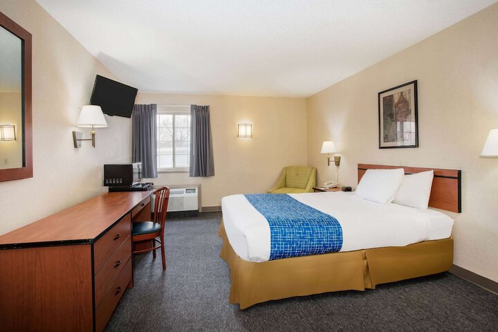 Room 15 of 27