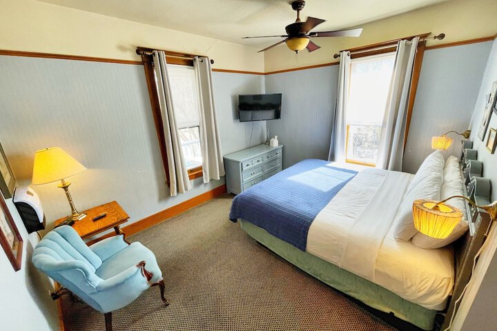 Room 18 of 36