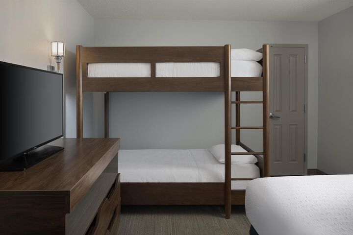 Hampton Inn & Suites Myrtle Beach / Oceanfront