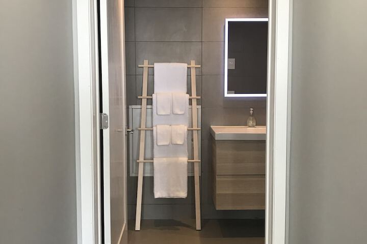 Room 10 of 29