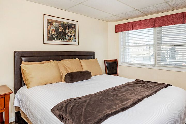 Room 42 of 61