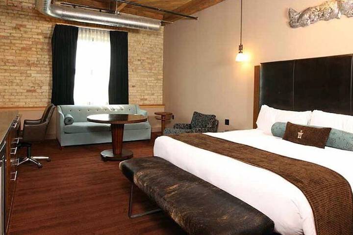 The Iron Horse Hotel