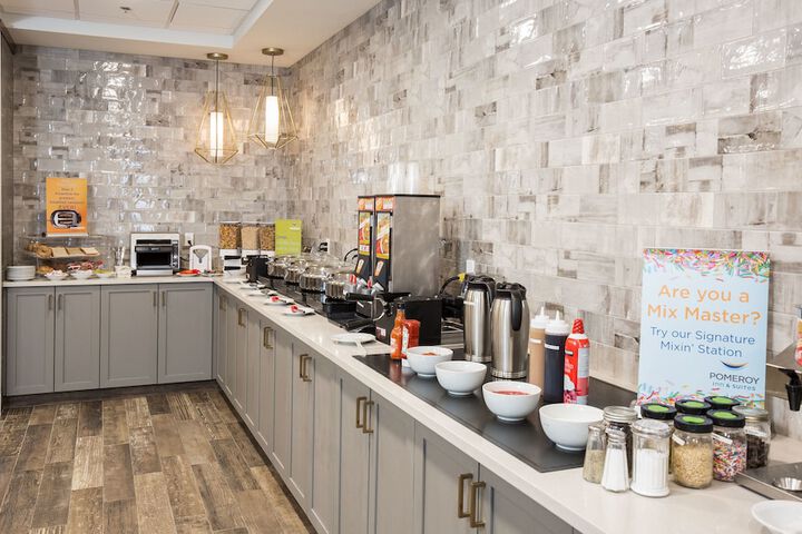 Pomeroy Inn & Suites Prince George