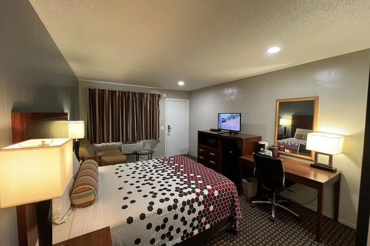 Room 13 of 24