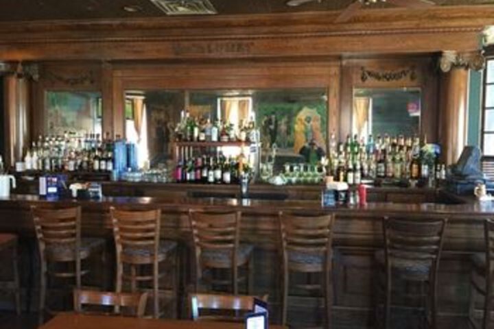 Historic Calumet Inn