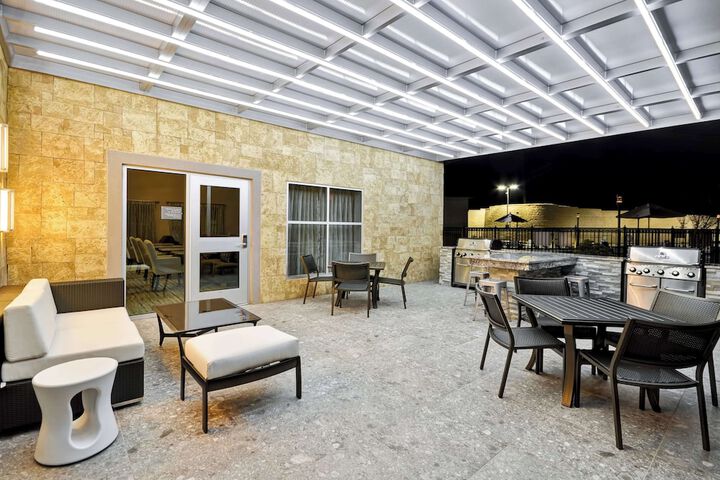 Terrace/Patio 36 of 37