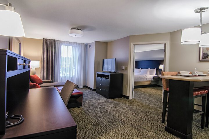 Staybridge Suites Marquette by IHG