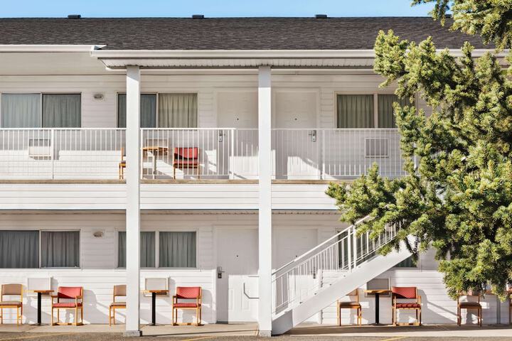 Hotel 7 of 28