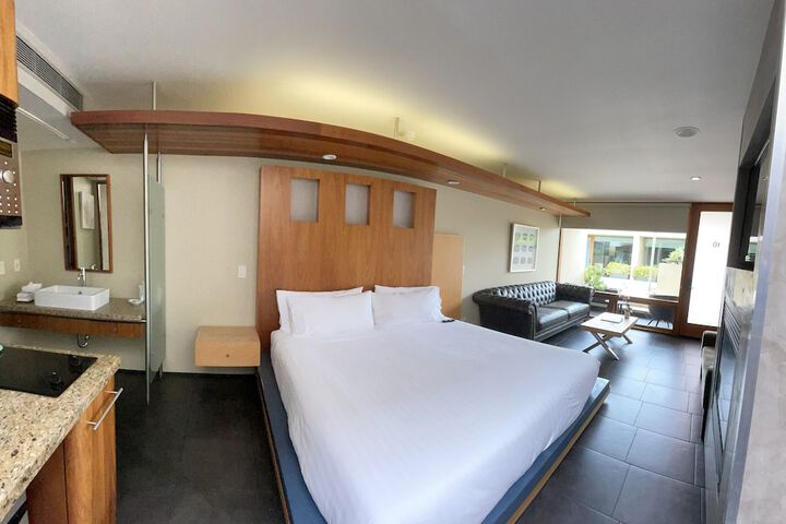 14 West Hotel
