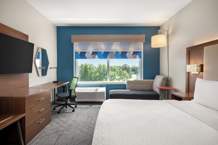 Holiday Inn Express Queensbury - Lake George Area by IHG