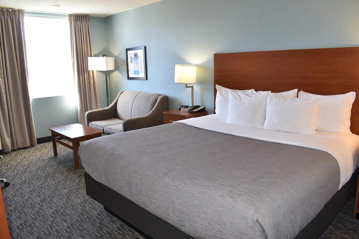 Quality Inn and Suites Garden of the Gods