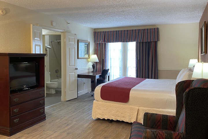 Room 5 of 7