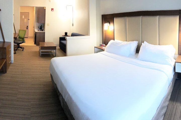 Holiday Inn Express Hotel & Suites Greenville by IHG