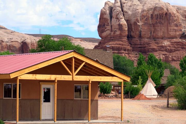 Bluff Gardens Cabins