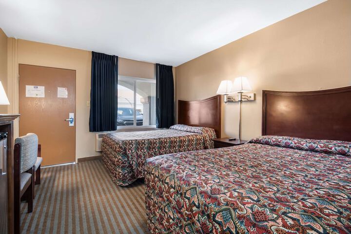 Room 9 of 25