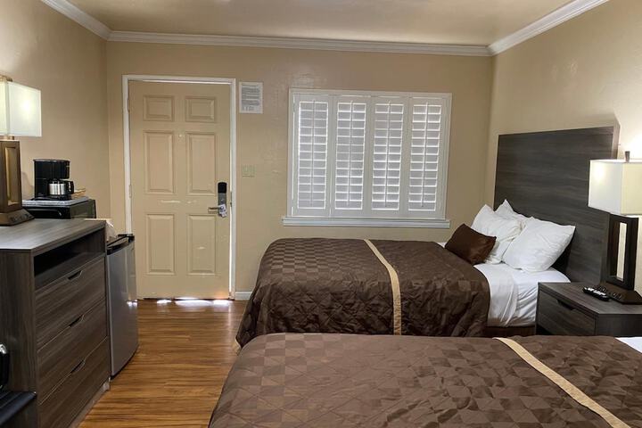 Room 9 of 44