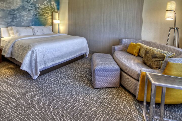 Room 13 of 21