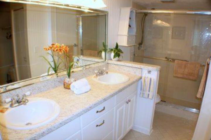 Anastasia Condominium 104