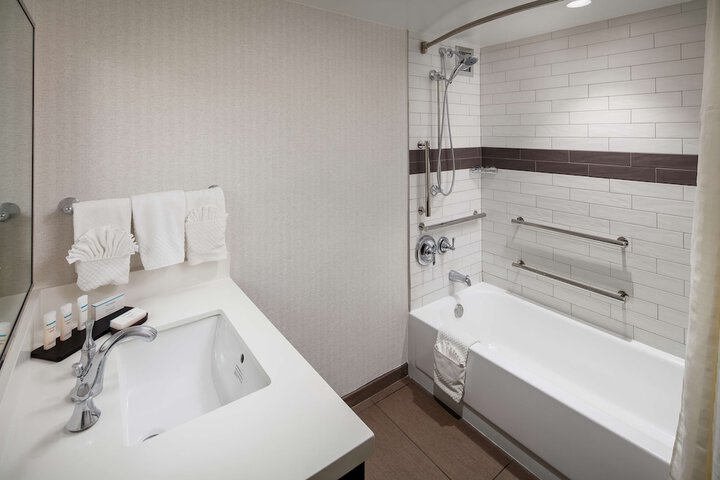 Embassy Suites by Hilton Tysons Corner
