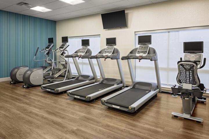 Holiday Inn Express & Suites Madison by IHG