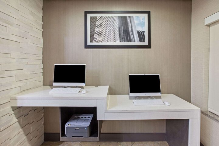 Business Center 29 of 29