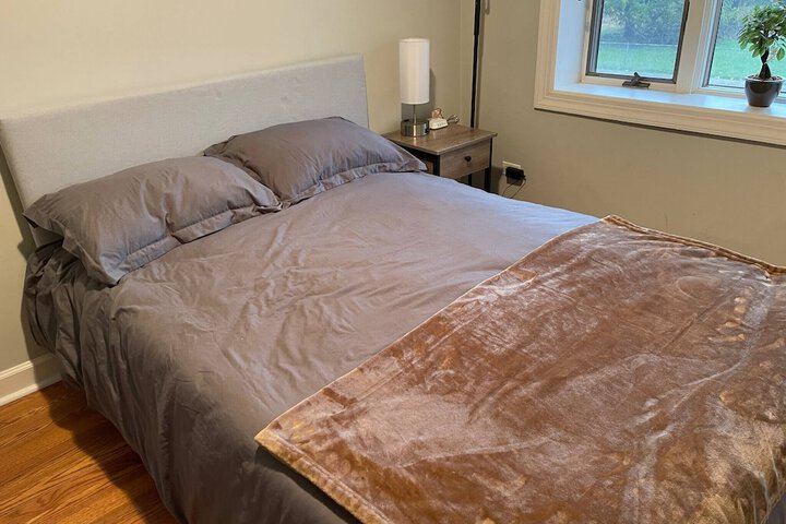Feel Cozy at Home in Cio a Clean Bright Welcoming Private Updated Room