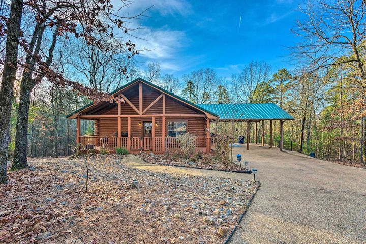 Pet-friendly Cabot Cabin w / Fenced Yard!