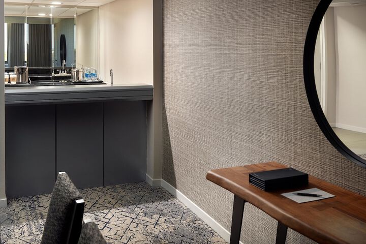 Lounge 60 of 62