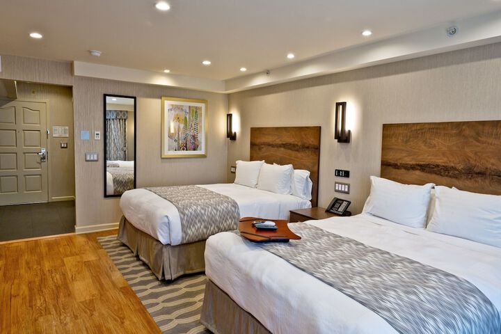Room 32 of 46
