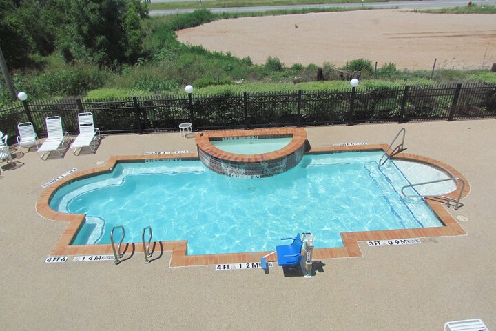 Pool 10 of 103