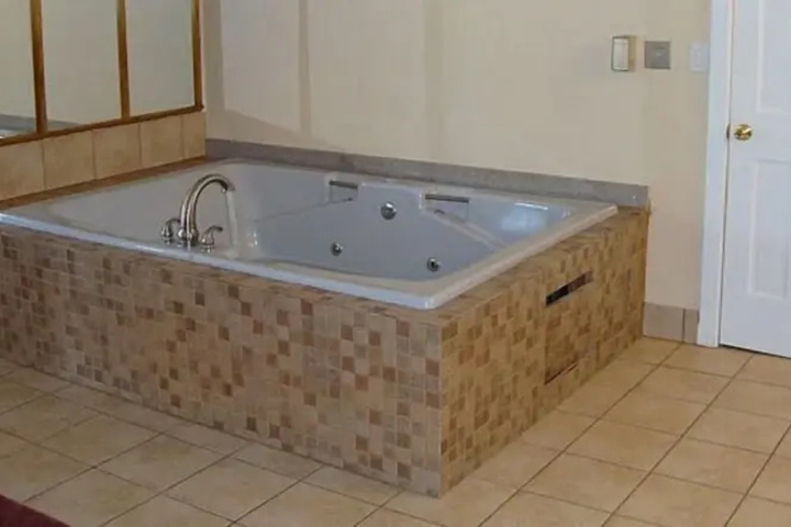 Plantation Inn & Suites
