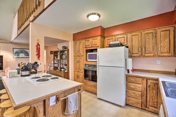 Lake Cumberland Home w / Deck + Water Access!