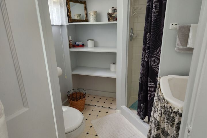 Room 13 of 23