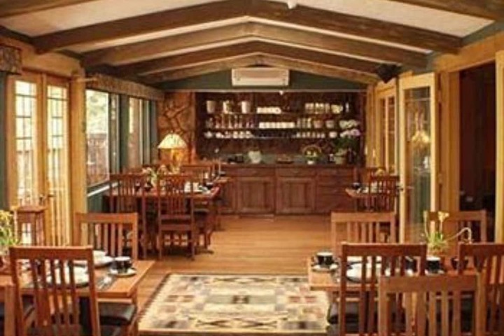 Dining 138 of 150