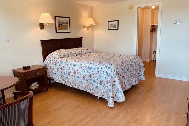 Room 45 of 103