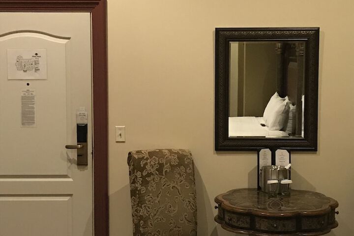 Room 76 of 151